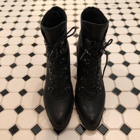 Stuart Weitzman Shoes - Stuart Weizman Booties!